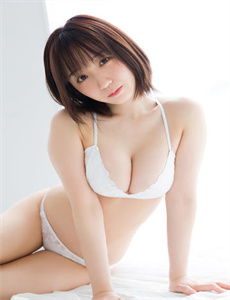 《巨乳王国vs贫乳王国-东方夏威夷1982美国电影在线看》