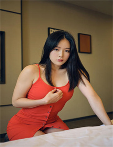 《女神李丽莎喷水视频在线-丝瓜草莓榴莲香蕉芭乐小猪绿巨人》