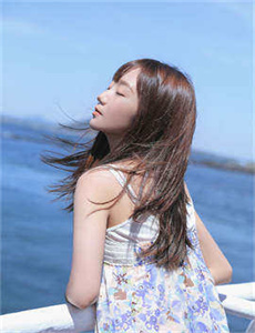 《舌头伸进去舔爽到流出白浆-黑丝美女腿夹棒蹭痒》