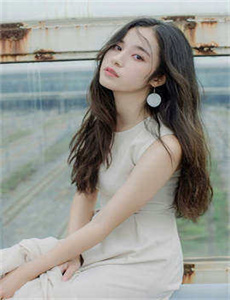《太那个了吧-美女超短裙性感热舞》
